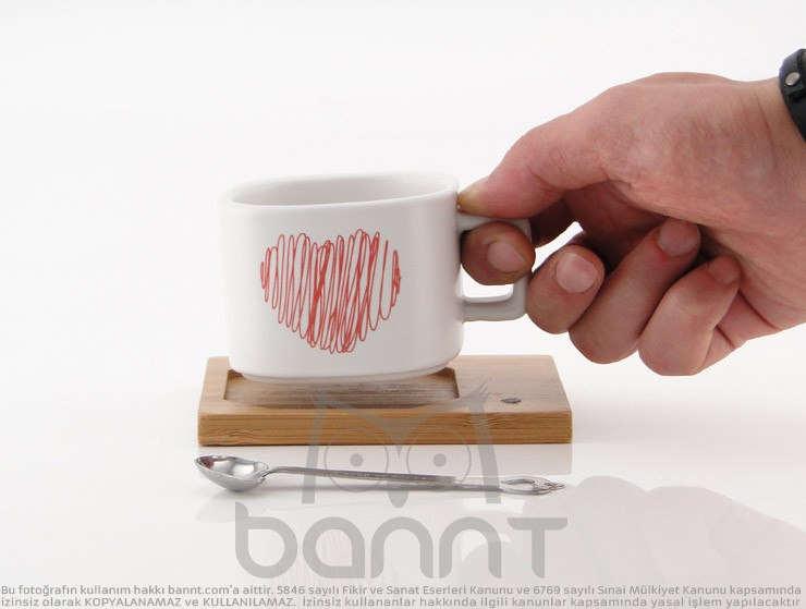 Kalp Tasarımlı Kahve Fincanı