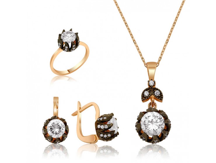 Gümüş Elmas Model Lale Bayan Set Gümüş Elmas Model Lale Bayan Set