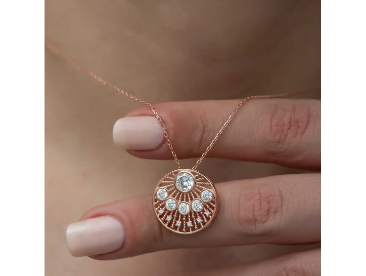 Gümüş Etnik Desenli Rose Bayan Kolye Gümüş Etnik Desenli Rose Bayan Kolye