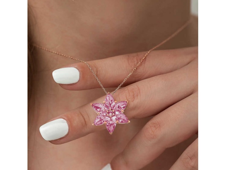 Gümüş Pembe Lotus Çiçeği Kolye Gümüş Pembe Lotus Çiçeği Kolye