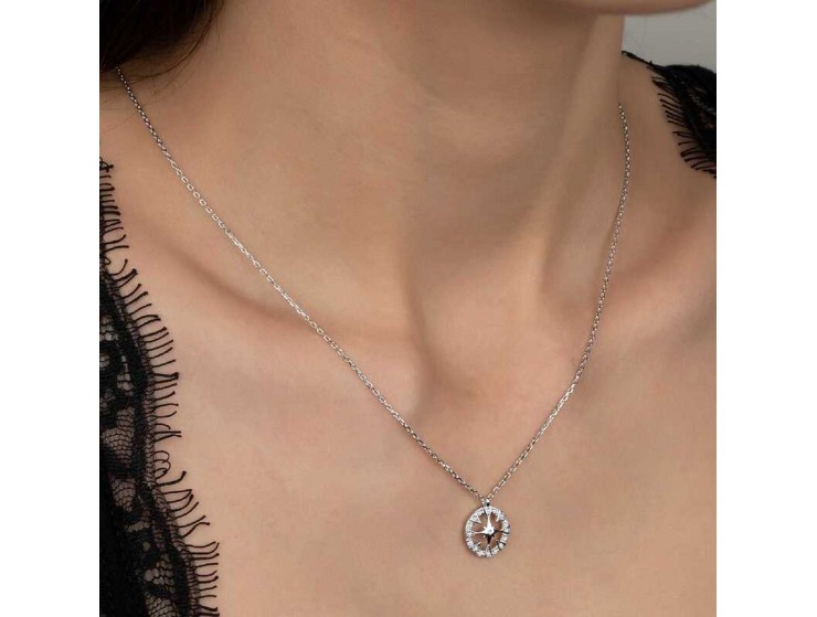 Swarovski Taşlı Gümüş Çember Bayan Kolye Swarovski Taşlı Gümüş Çember Bayan Kolye