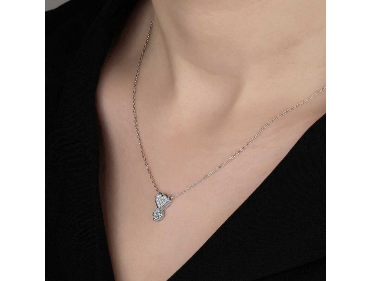 Swarovski Taşlı Gümüş Kalp Tektaş Kolye Swarovski Taşlı Gümüş Kalp Tektaş Kolye