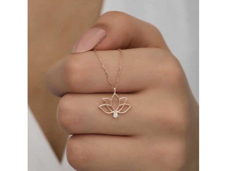 Gümüş Lotus Çiçeği Kadın Kolye Gümüş Lotus Çiçeği Kadın Kolye