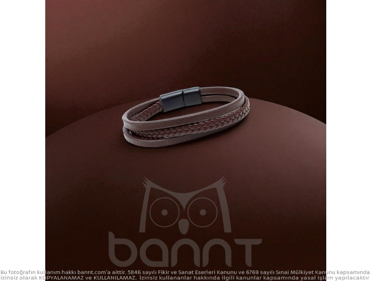 Kahverengi Saç Örgü Ve Çelik Bileklik