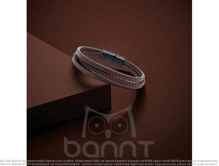 Kahverengi Saç Örgü Ve Çelik Bileklik