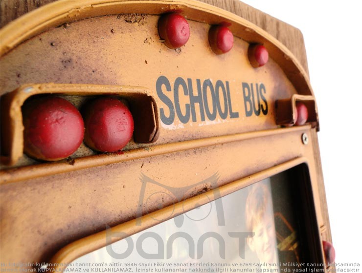 Vintage 3D School Bus Fotoğraf Çerçevesi