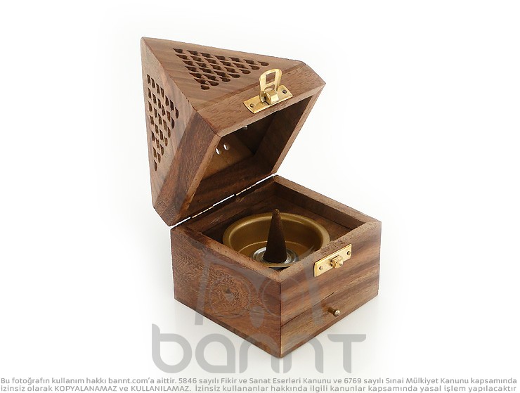 Piramit Ahşap Konik Tütsülük (Büyük Boy) Piramit Ahşap Konik Tütsülük (Büyük Boy)