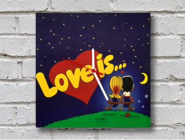 Love Is Ahşap Duvar Saati Love Is Ahşap Duvar Saati