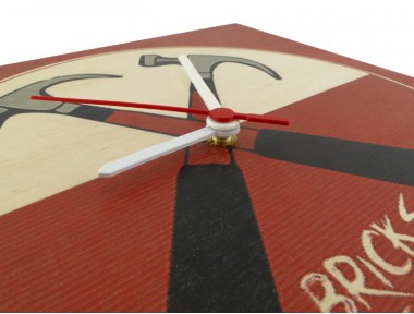 Bricks In The Wall Ahşap Duvar Saati Bricks In The Wall Ahşap Duvar Saati