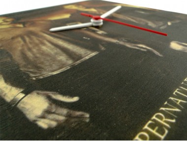 Supernatural Ahşap Duvar Saati Supernatural Ahşap Duvar Saati