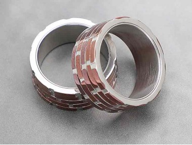 Kırmızı Motifli Çelik Yüzük