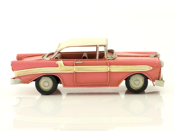 Retro Chevrolet Pembe