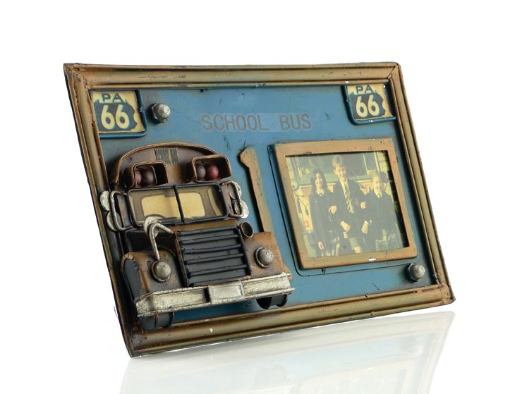 Vintage 3D School Bus Fotoğraf Çerçevesi II Vintage 3D School Bus Fotoğraf Çerçevesi II