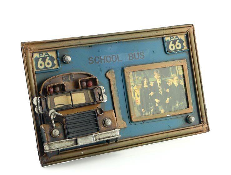 Vintage 3D School Bus Fotoğraf Çerçevesi II Vintage 3D School Bus Fotoğraf Çerçevesi II
