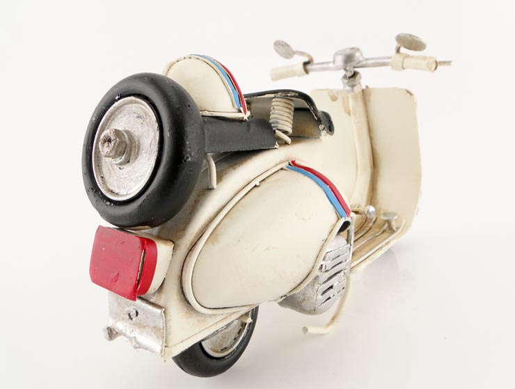 Vintage Vespa Motor VI